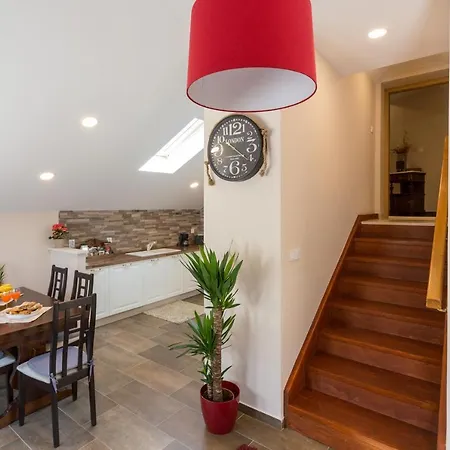 Three Bedroom Spacious Petrunjela Apartman *