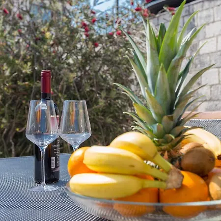 Apartman Three Bedroom Spacious Petrunjela
