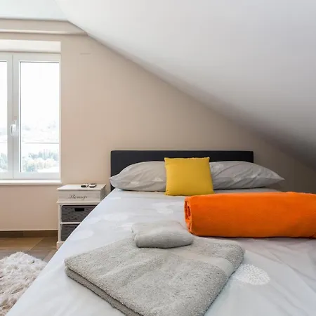 Apartman Three Bedroom Spacious Petrunjela *